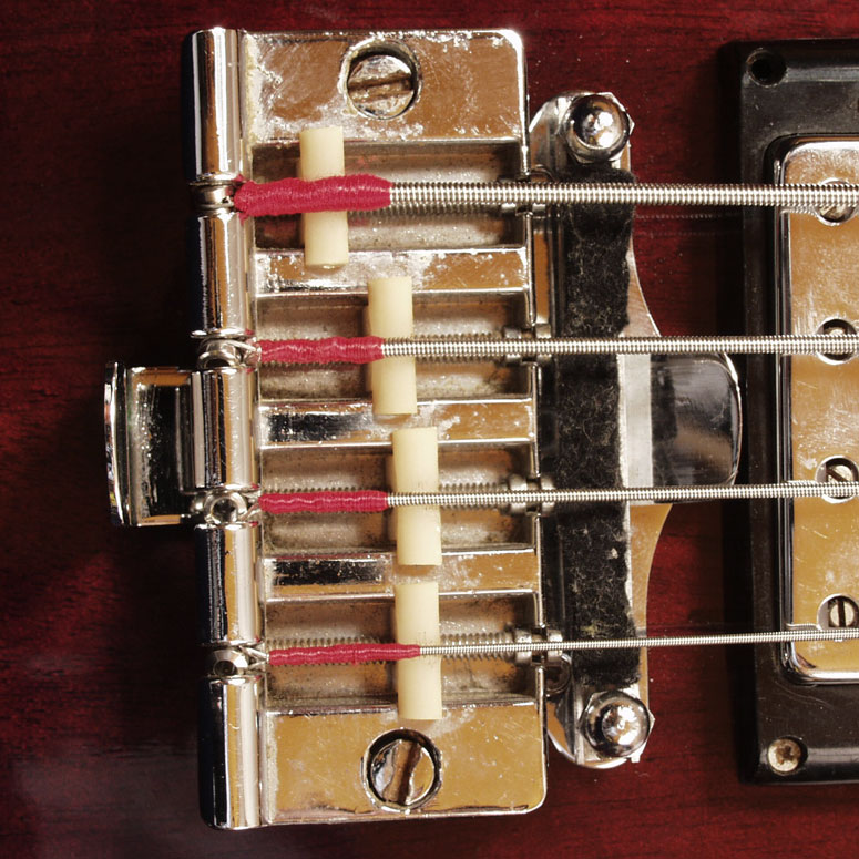 Gibson EB bass string mute