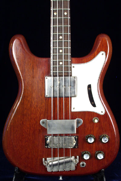 Epiphone Newport Deluxe bass. Body detail