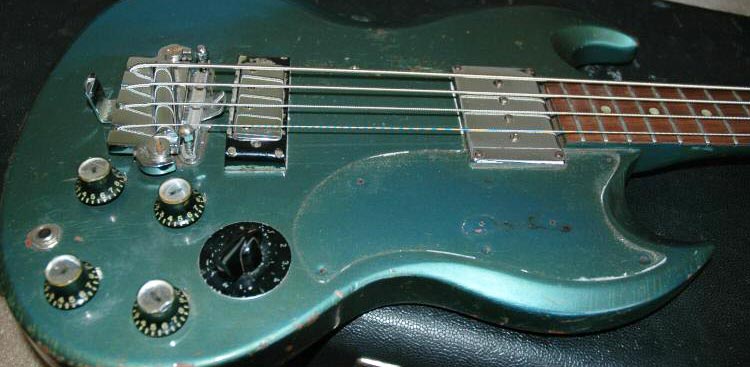 1965 Gibson EB3 bass guitar - Pelham blue