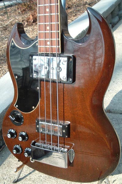 1973 Gibson EB-3 body detail