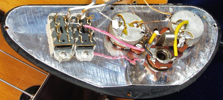 1973 Gibson SB-450 bass circuit photograph