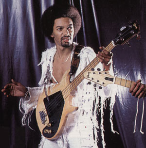 Louis Johnson posing with a Gibson Ripper bass