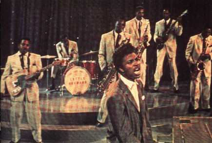 Little Richard bassplayer Olsie Robinson (2nd left) playing the 1956 EB bass