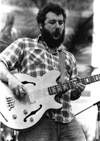 Mike Watt with his Les Paul Signature bass in 1991, playing with his band fIREHOSE